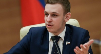 Депутат от ЛДПР предложил главе Минобрнауки ввести 12-й класс в школах