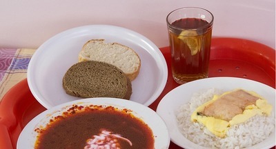 В Госдуме предложили кормить школьников только отечественными продуктами