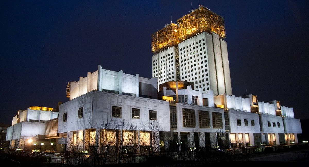 Вице-президент РАН Юрий Балега заявил, что в академии предстоят сокращения