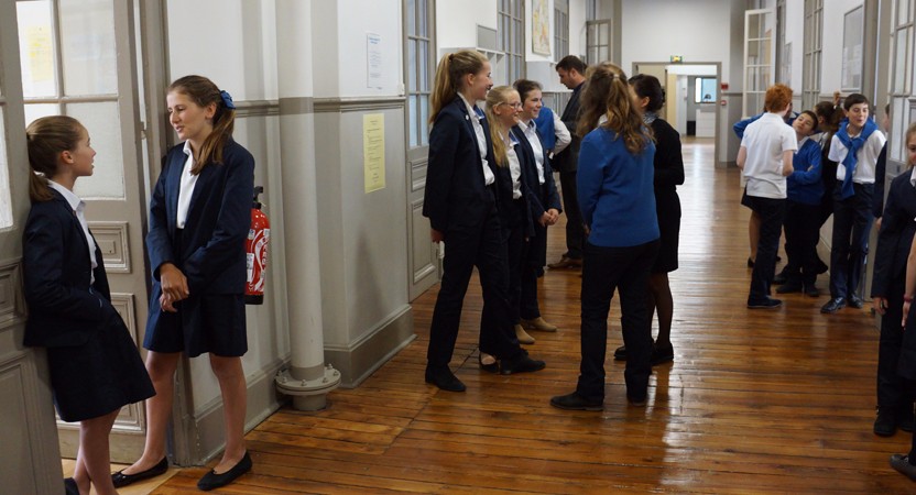 Французский директор школы о школьной форме