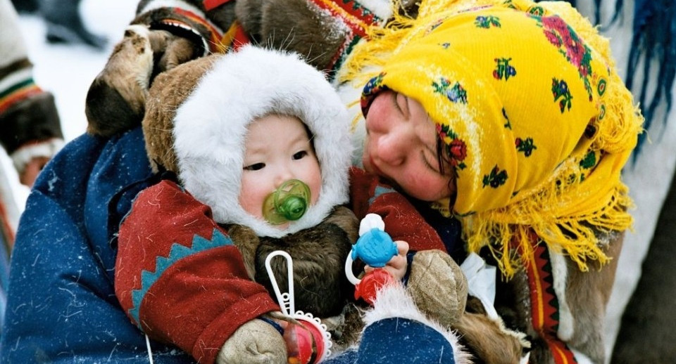 Владимир Путин подписал закон, разрешающий представителям кочевых народов Севера усыновлять детей