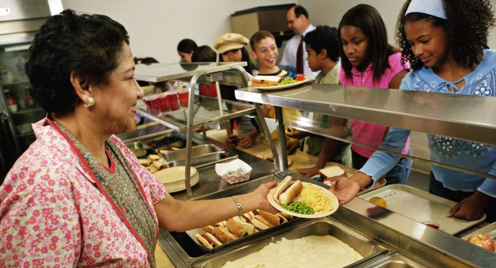 Члены Парламента призывают Терезу Мэй бороться с детским голодом