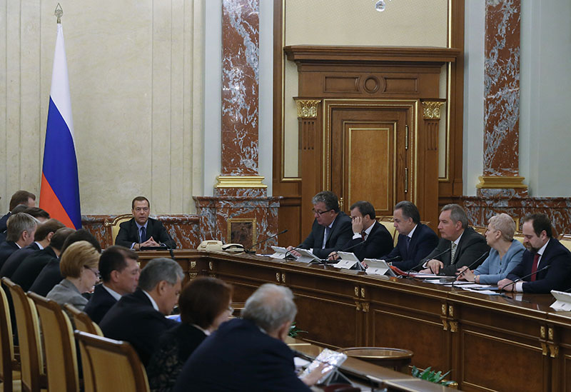 Кабмин запретит рекламу услуг по написанию диссертаций