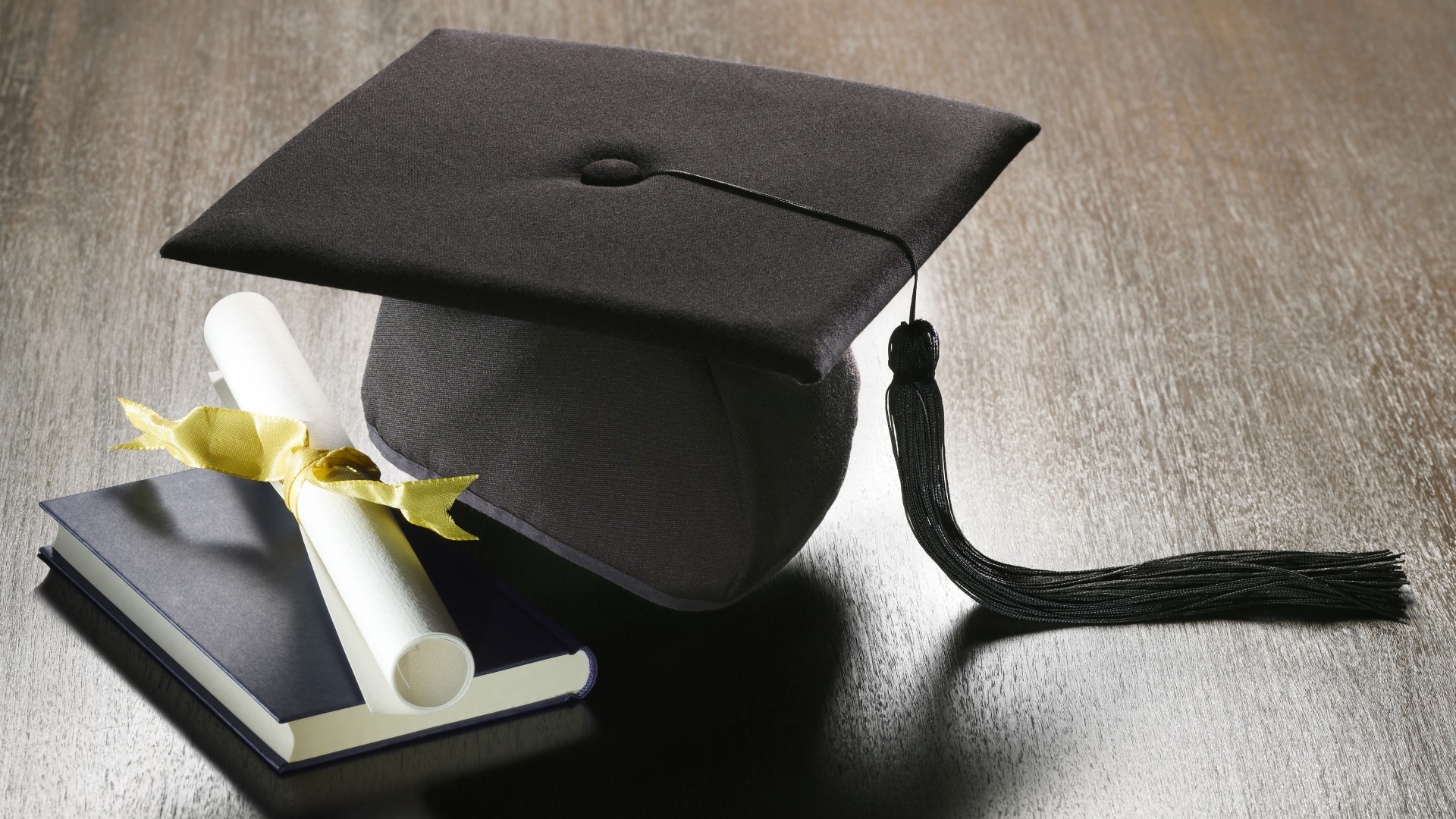 Половина российских аспирантов хотят уехать за границу