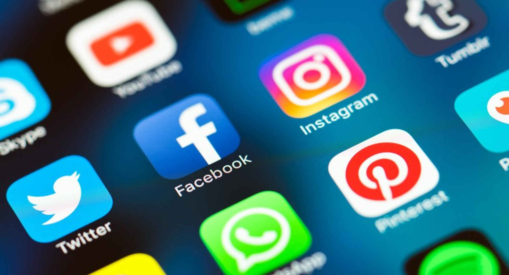 В школах Ирана запретили пользоваться иностранными соцсетями