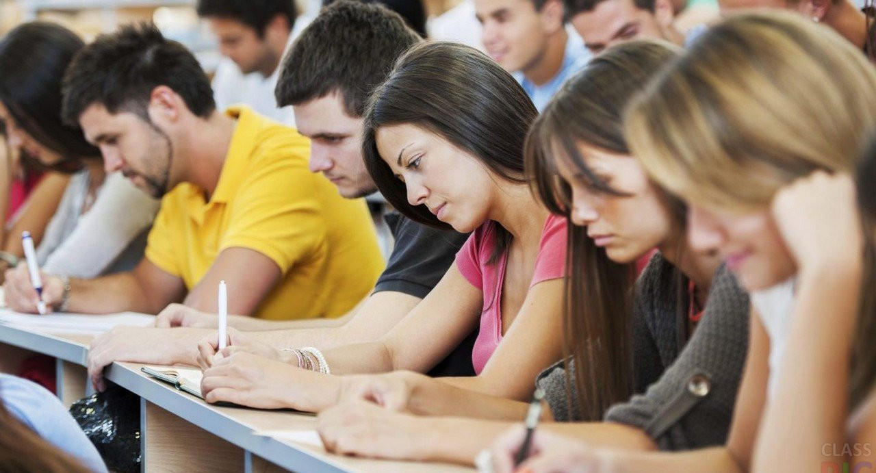 Эксперты: около половины абитуриентов будут биться за места в 17% вузов