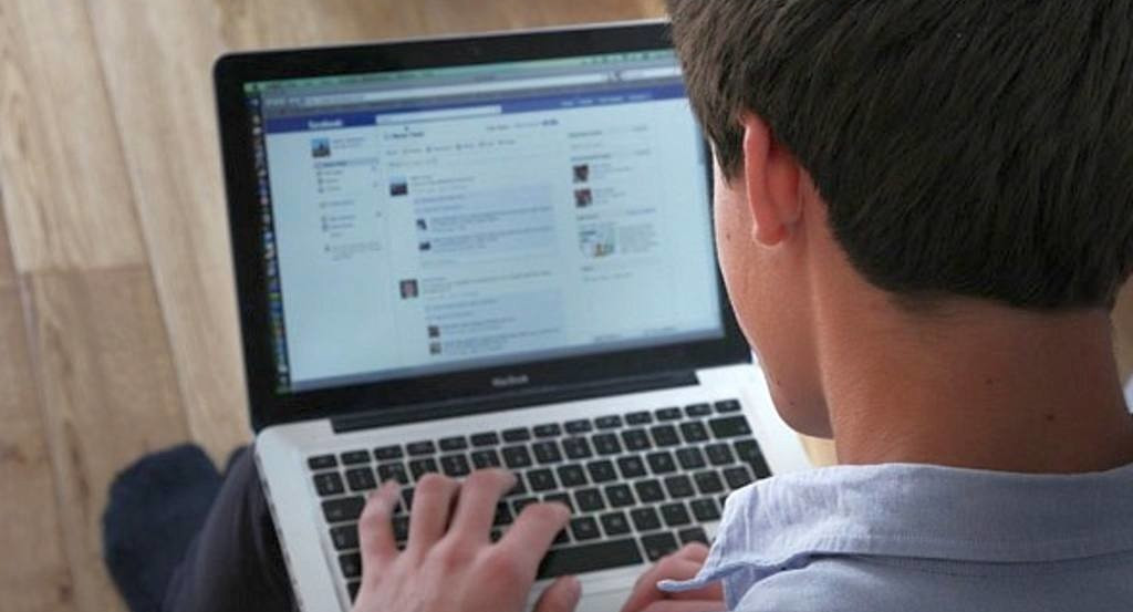 Глава Башкирии призвал бороться с опасными группами в соцсетях