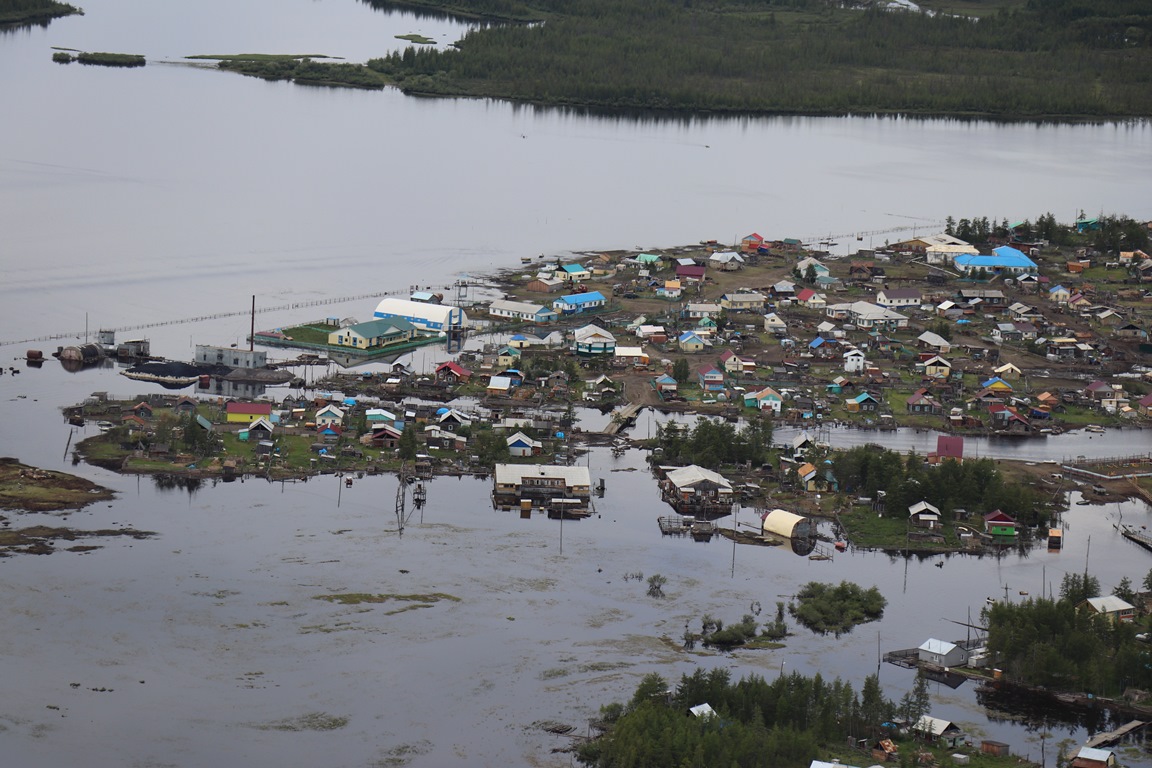 Выпускников эвакуируют из подтопленных сел Якутии для сдачи ЕГЭ