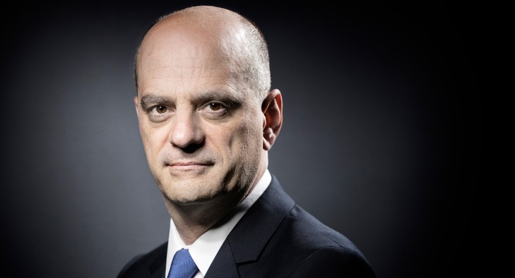 Не 1800, а уже 2600 рабочих мест упразднят в сфере образования во Франции