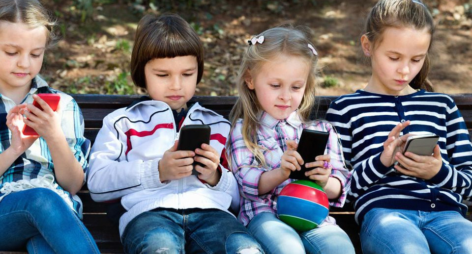 «Клавиатура смартфона тренирует мелкую моторику не хуже, чем шариковая ручка»