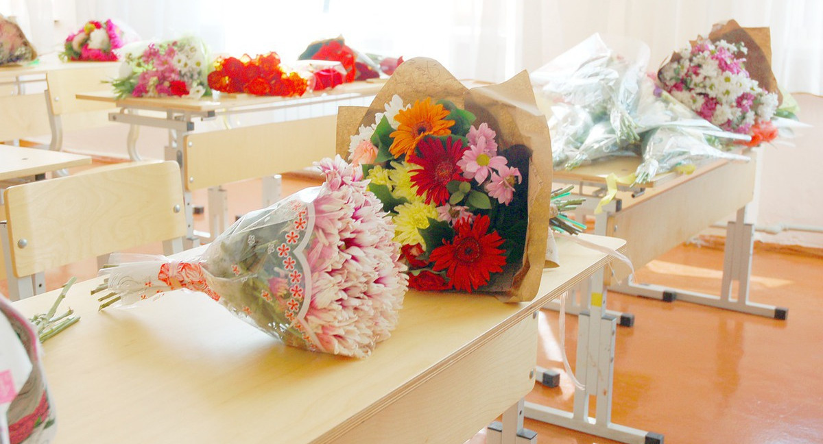  Врачам и учителям запретят принимать подарки