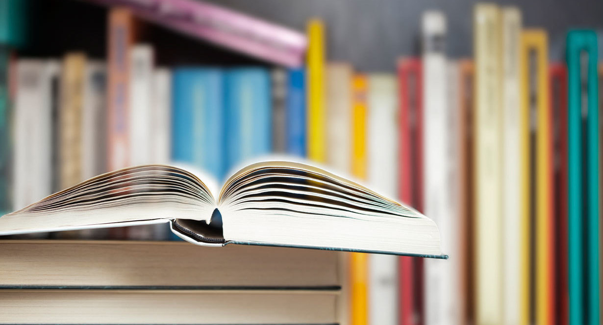 Студенты лаборатории образовательной журналистики НИУ ВШЭ хотят выяснить, какими учебниками и пособиями пользуются школы