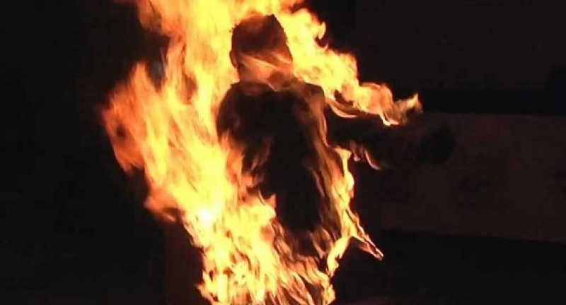 В Москве скончался 15-летний подросток, которого облили и подожгли в подъезде дома два его сверстника. 