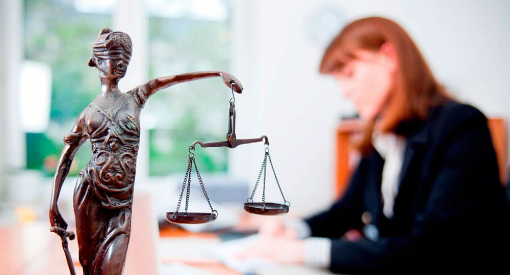 Какой должна быть образовательная программа повышения квалификации по праву для директоров школ