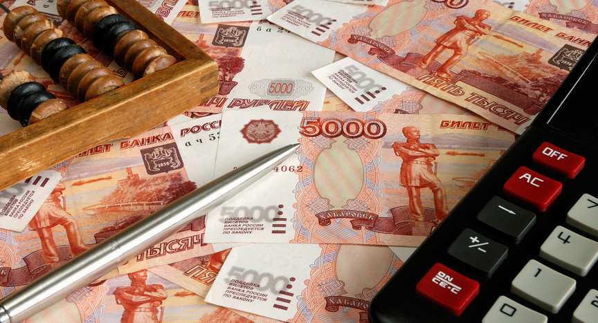 Бухгалтер три года подряд воровала деньги учителей 