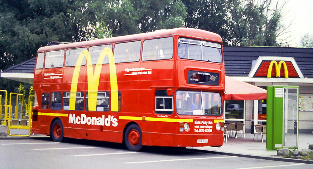 В лондонском транспорте запретили рекламу фастфуда
