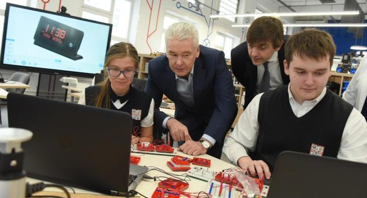 Сергей Собянин про будущие IT-классы и про нынешние уроки информатики
