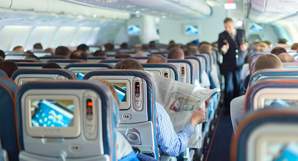 Ученик медицинского класса московской школы №1573 спас пассажира самолета