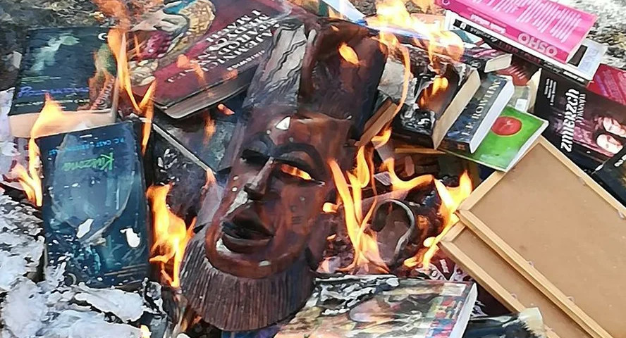 Польские священники сожгли книги о Гарри Поттере