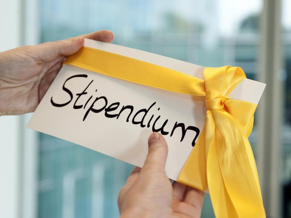 Президент Шри-Ланки отменил стипендии школьникам из бедных слоев населения