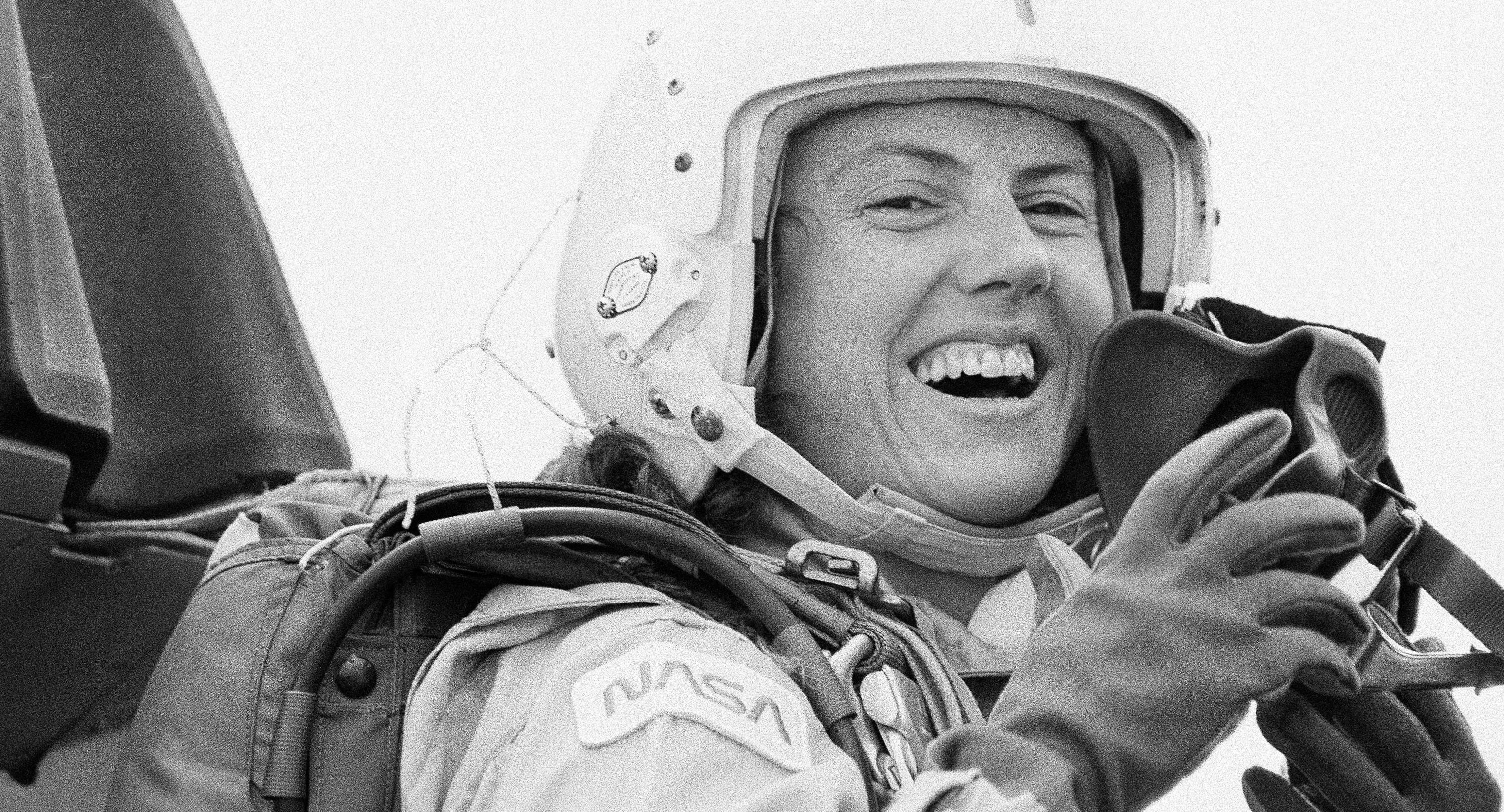 Рогозин предложил запускать в космос заслуженных учителей