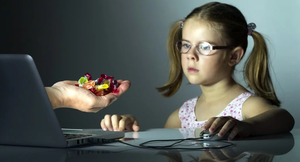 В Роскачестве рассказали, как защитить детей в интернете