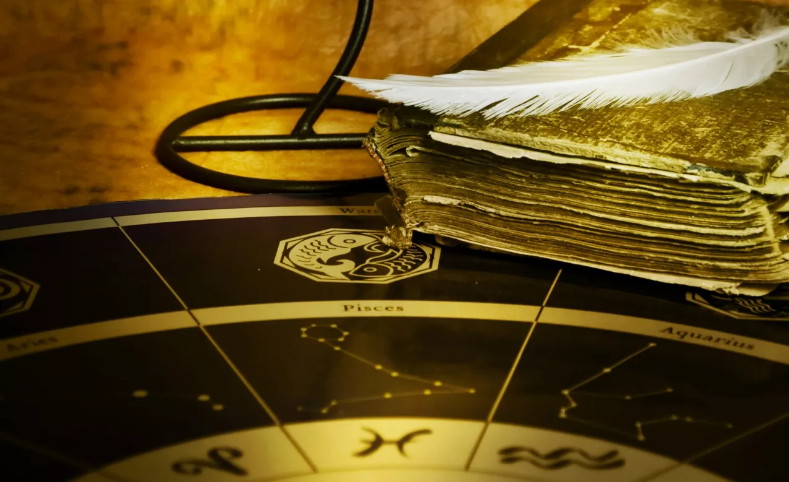 Учительница-астролог обратилась в прокуратуру