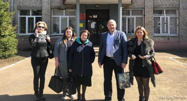 Родители продегустировали еду в 56 школах