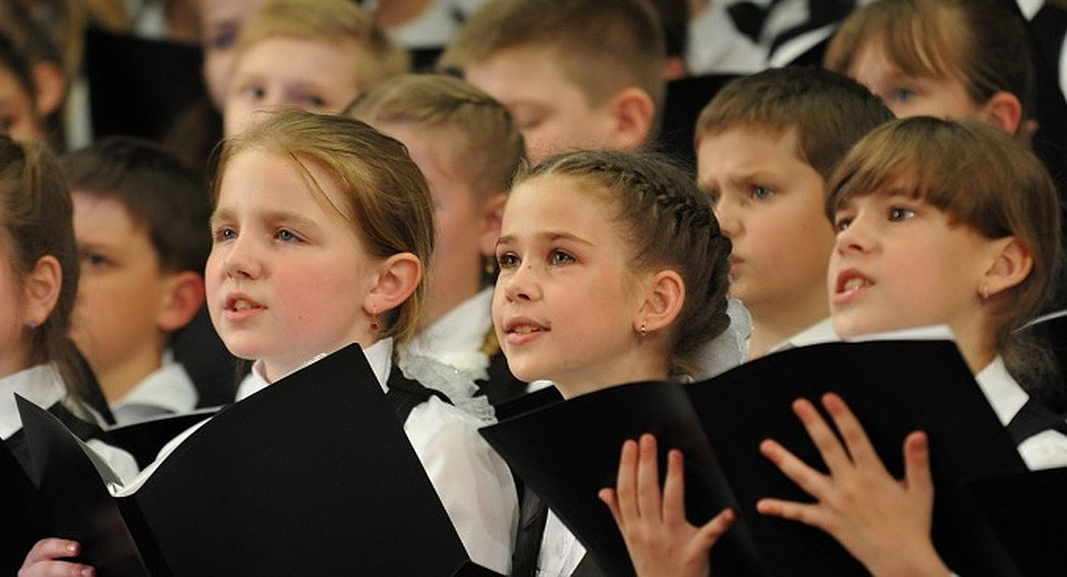 Слушают про Шостаковича и Скрябина, а поют «Владимирский централ»