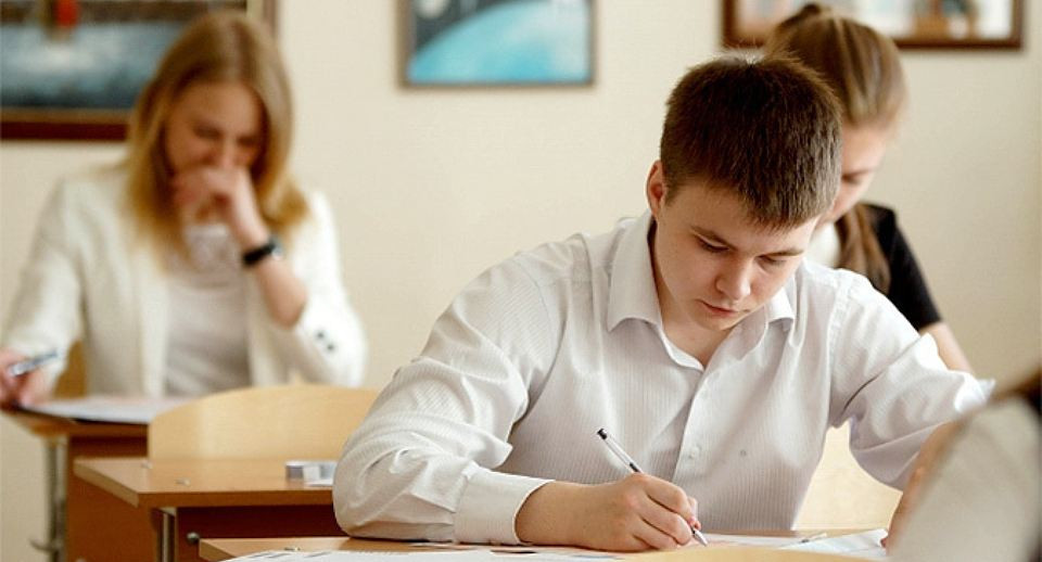 Более четырех тысяч одиннадцатиклассников напишут итоговое сочинение 8 мая