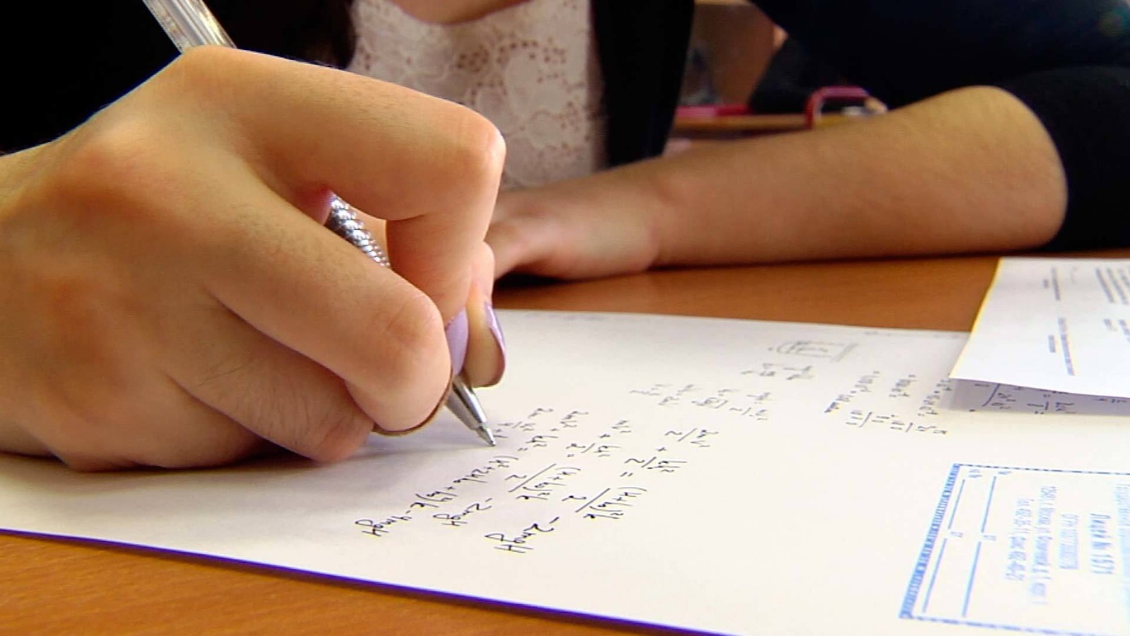 В школах могут сократить количество экзаменов и тестов