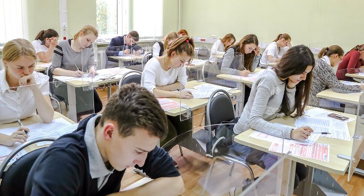 #готовына100: директора московских школ запустили флешмоб в поддержку учеников перед ЕГЭ