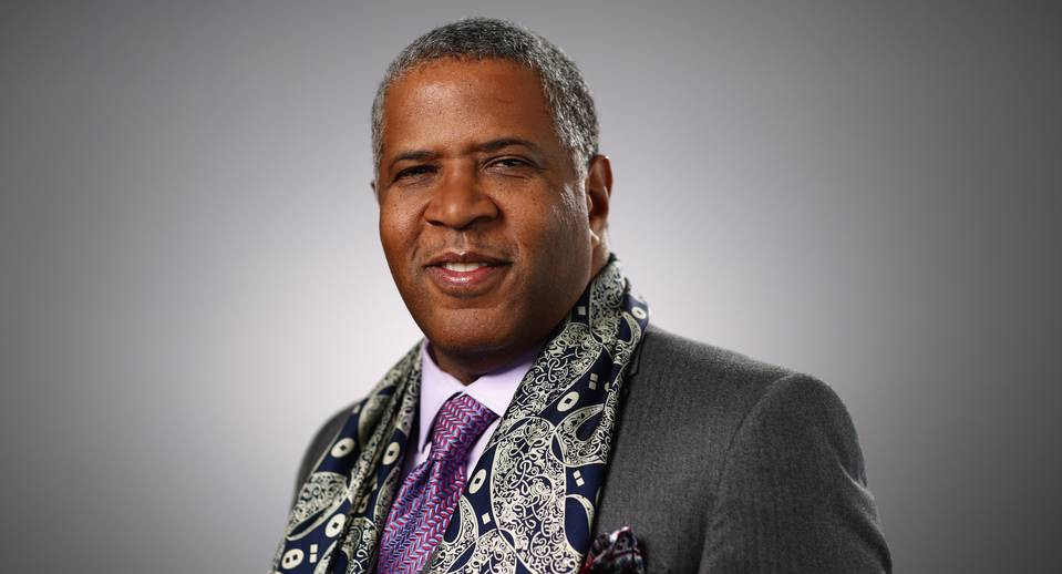 Миллиардер из США погасит долги по кредитам за обучение для сотен выпускников