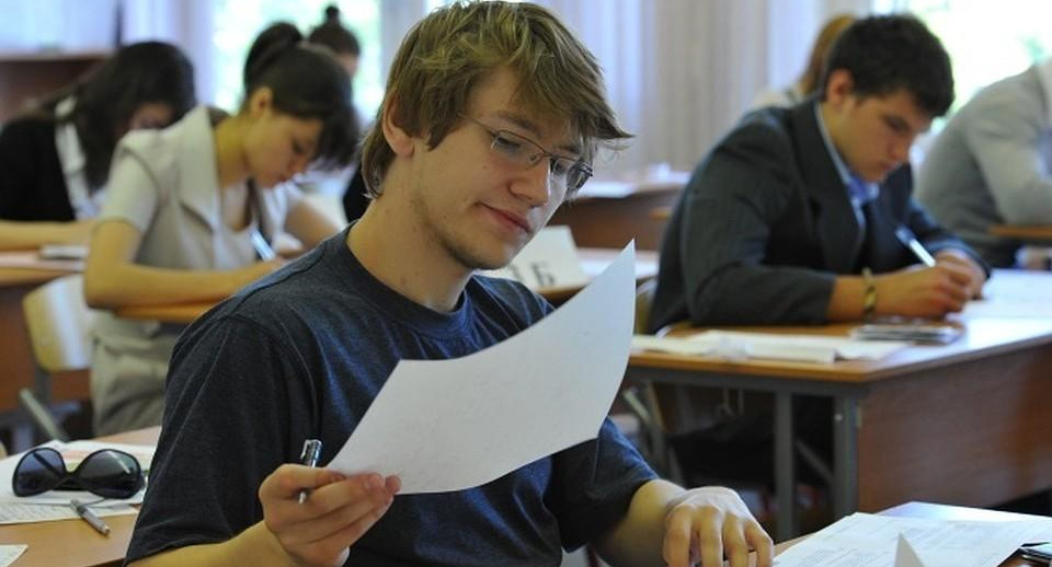 Выпускники сдадут 13 июня ЕГЭ по биологии и информатике