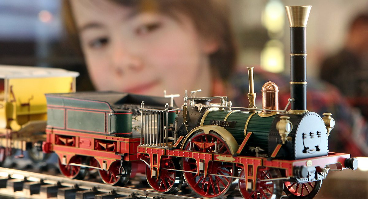 Абитуриенты Российского университета транспорта получат от старшекурсников «вагон пожеланий» 