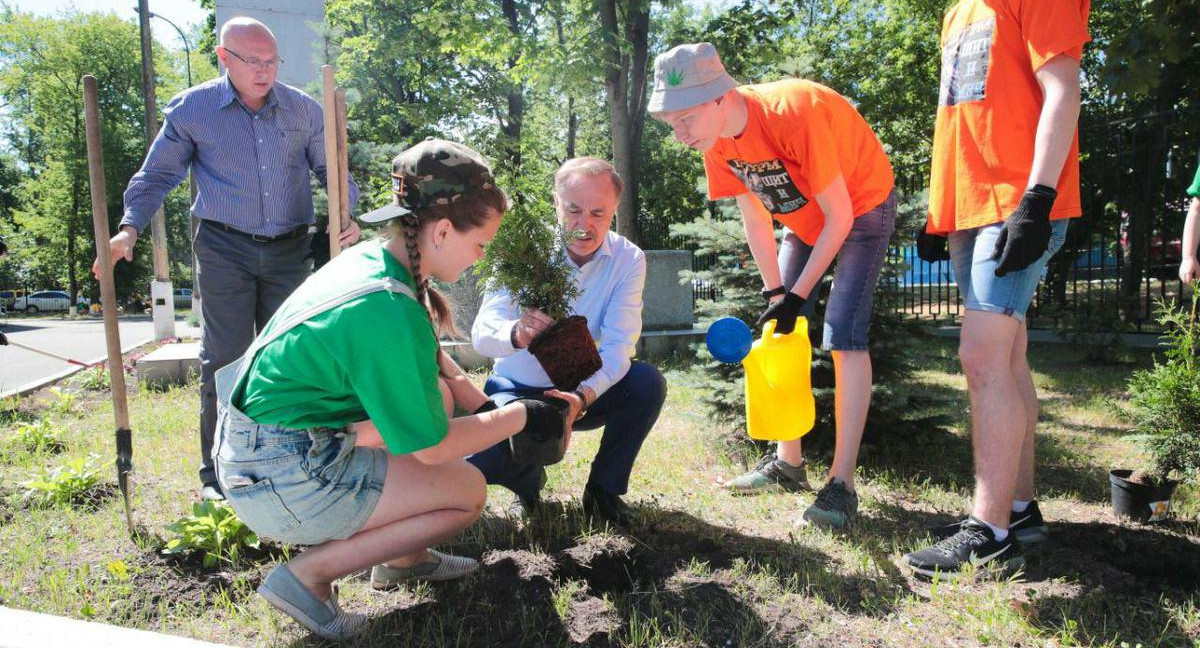 Старшеклассники Люберец смогут заработать на благоустройстве территории школ