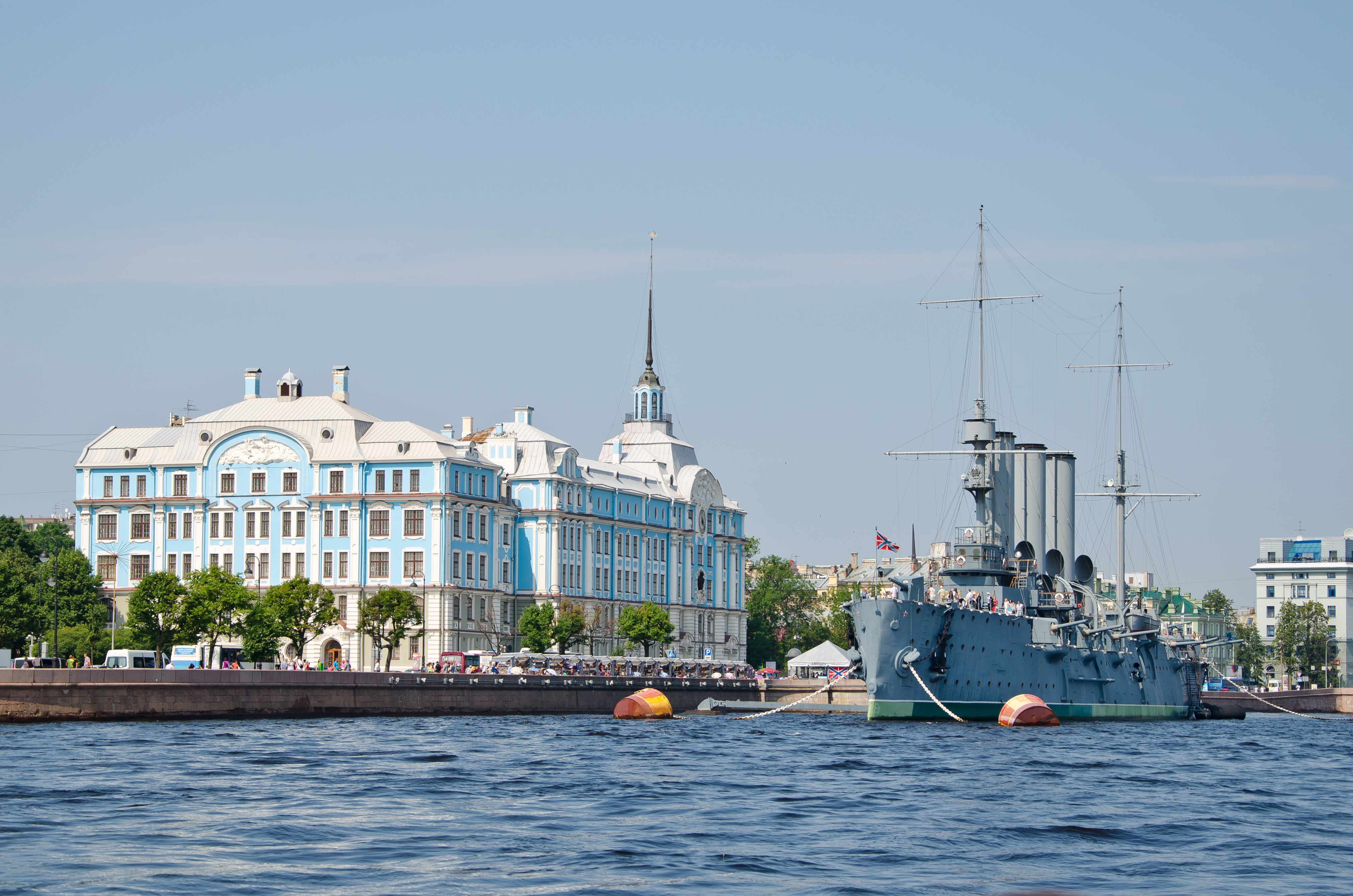 В Нахимовское училище будут принимать девушек