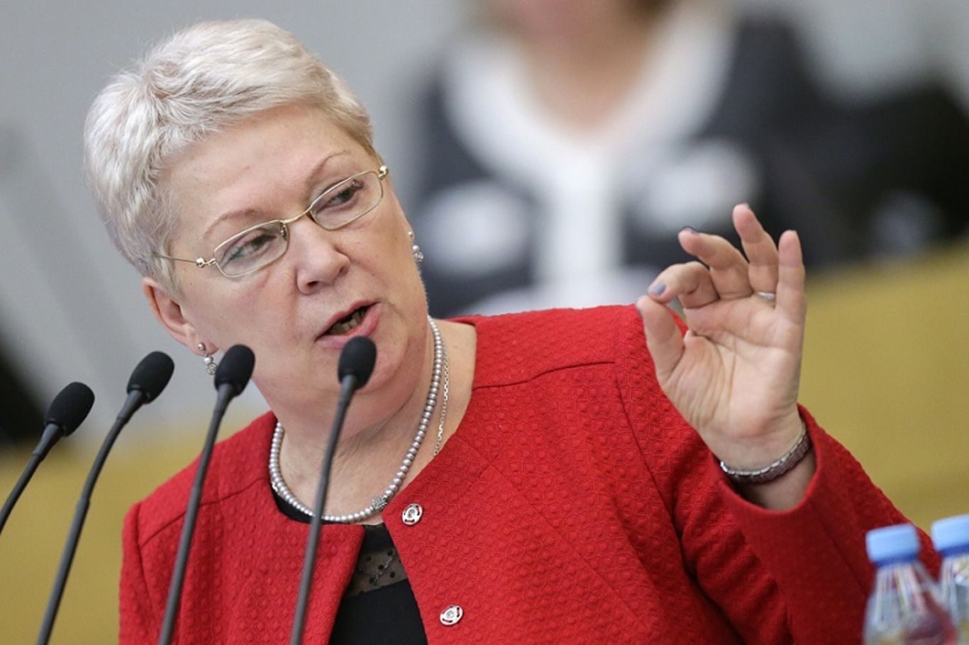 Ольга Васильева призвала навести порядок c назначением зарплат учителям