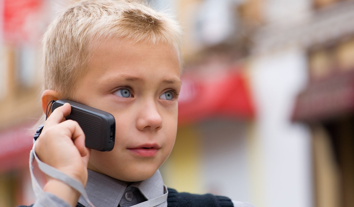 Родительский комитет предложил школьникам кнопочные телефоны вместо смартфонов