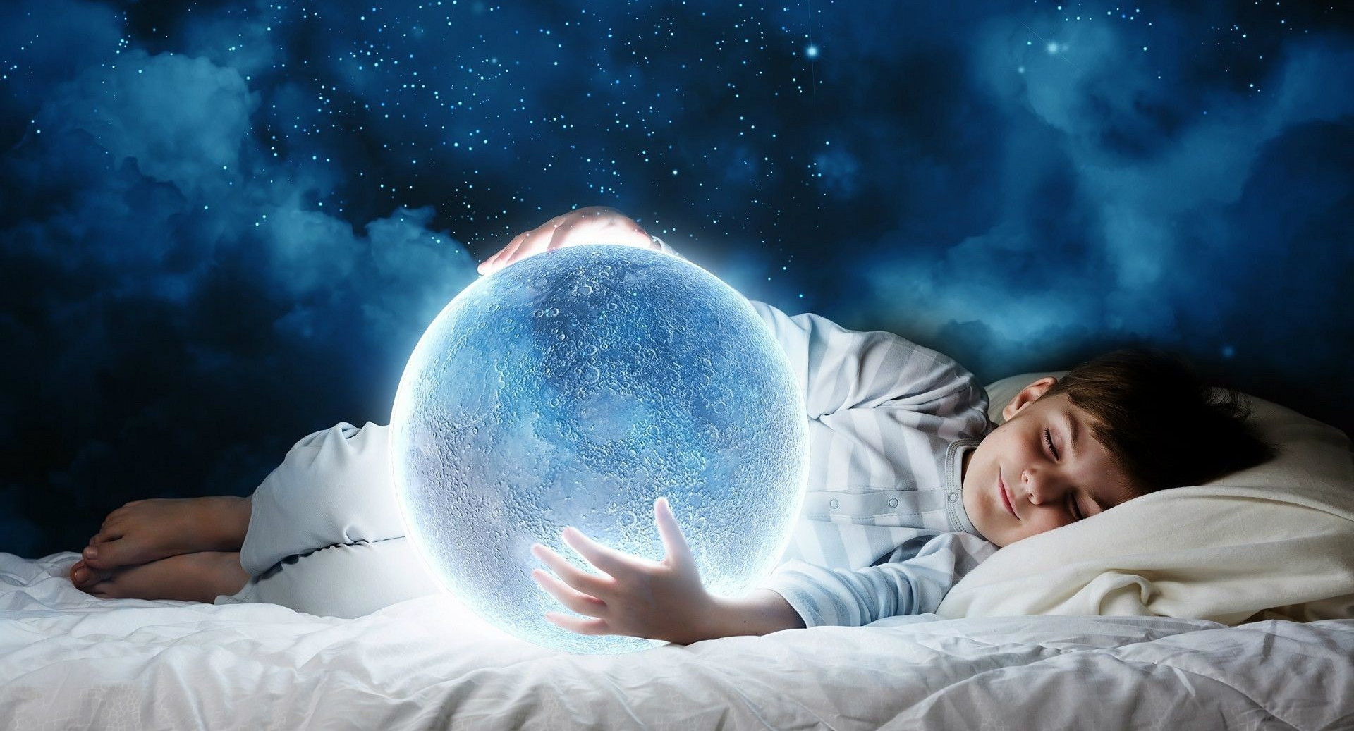 Кто повесил Луну на небо