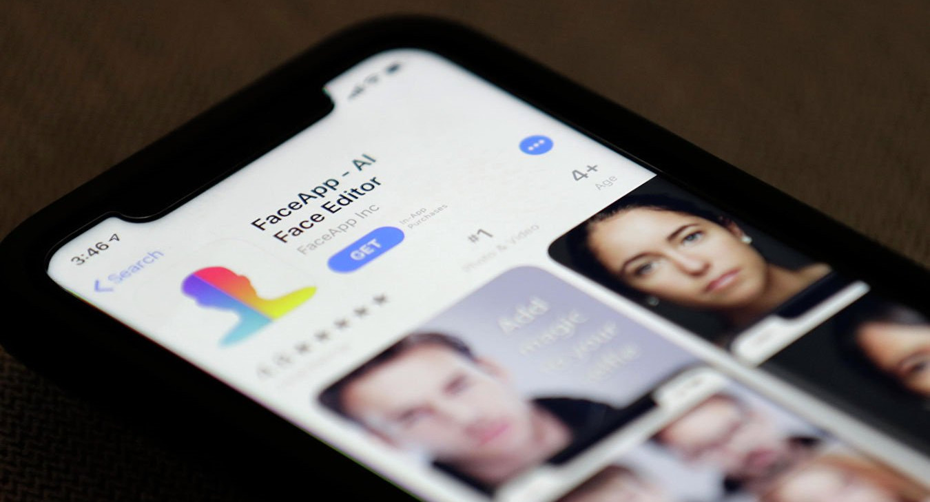 Власти Германии предупредили о рисках использования FaceApp