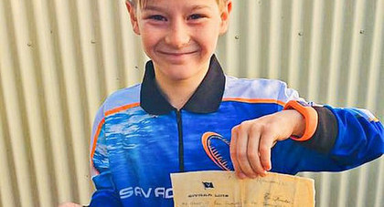 Мальчик нашел написанное 50 лет назад послание в бутылке