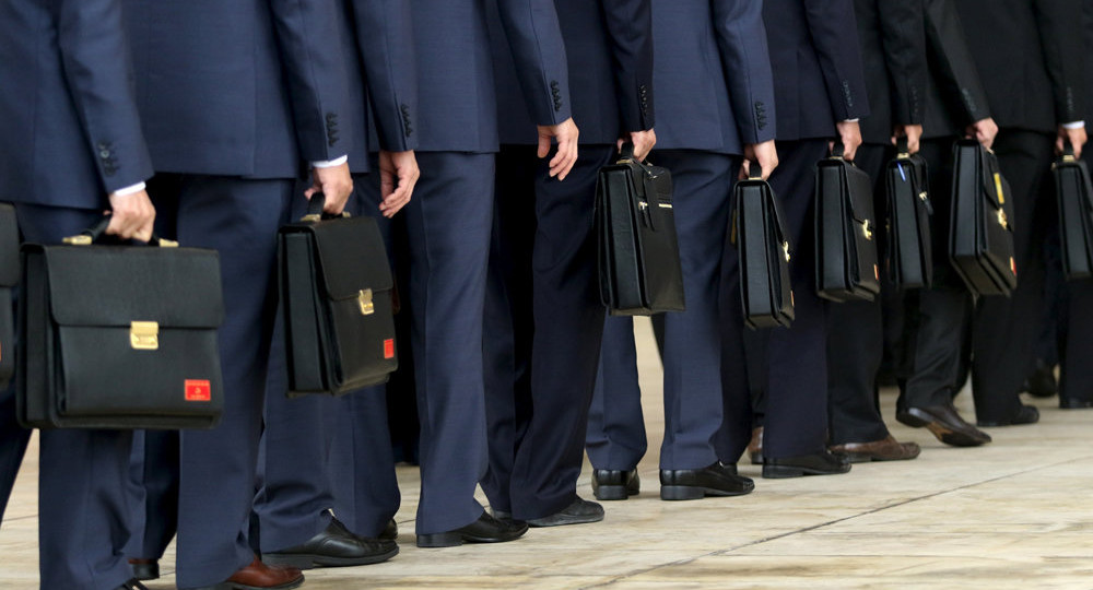 И о хорошем: в Госдуме предложили наделить учителей статусом госслужащего