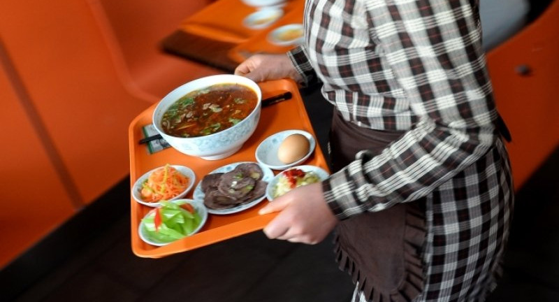 Директор школы в Забайкалье получил выговор за работу учениц в Китае