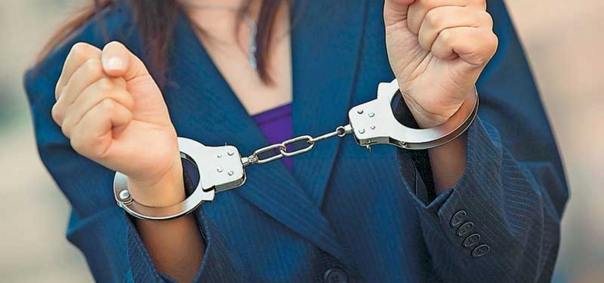 В Нижнем Новгороде сотрудницу детсада задержали при закладке наркотиков