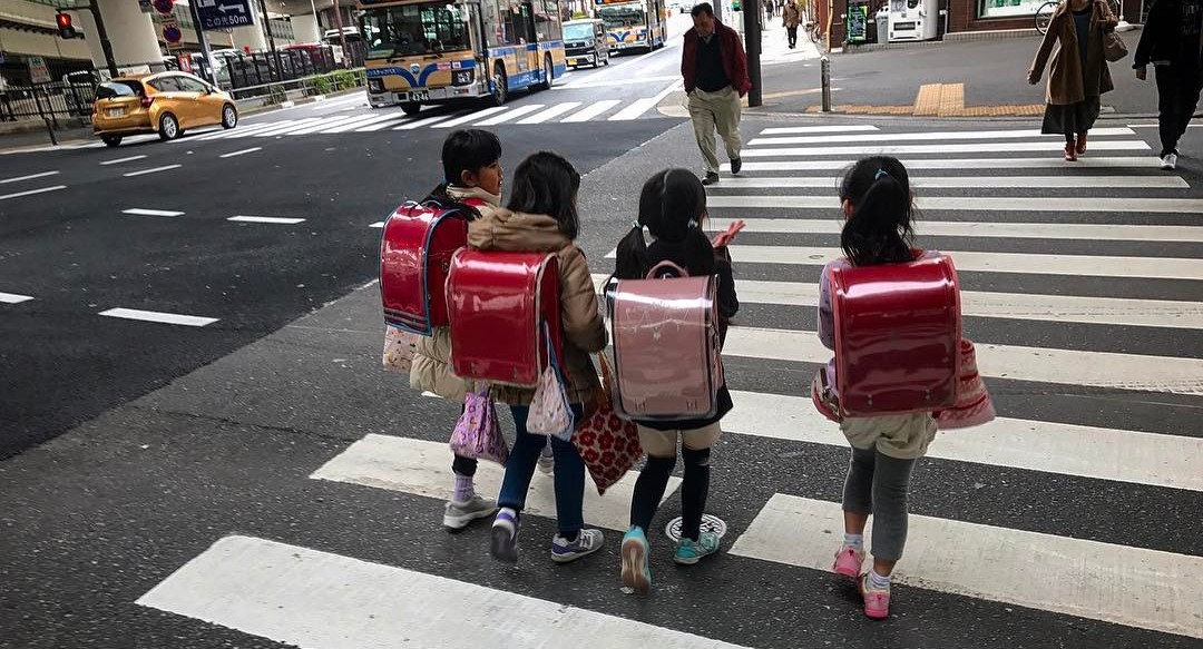 Грузовик наехал на группу школьников на юге Китая