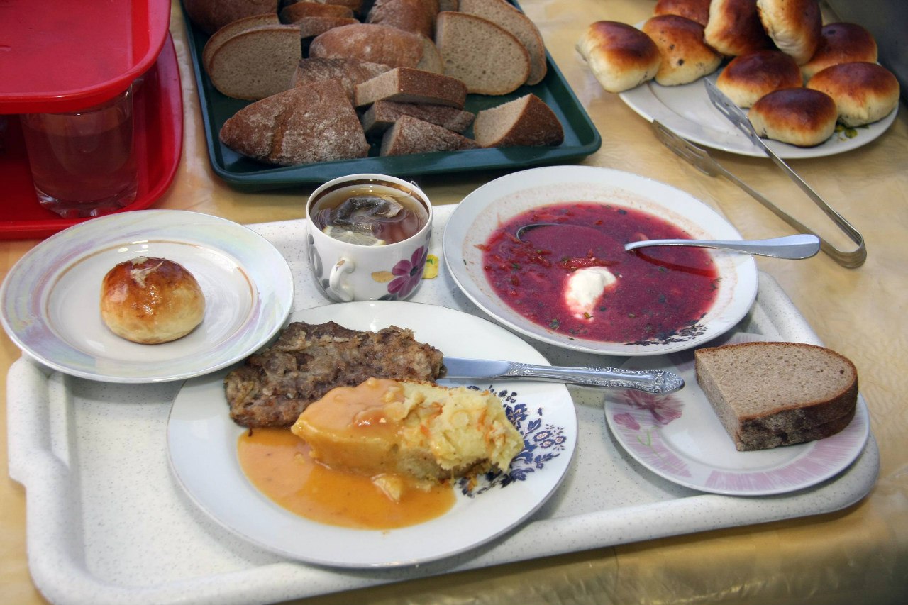 Горячее питание в школах сделают обязательным