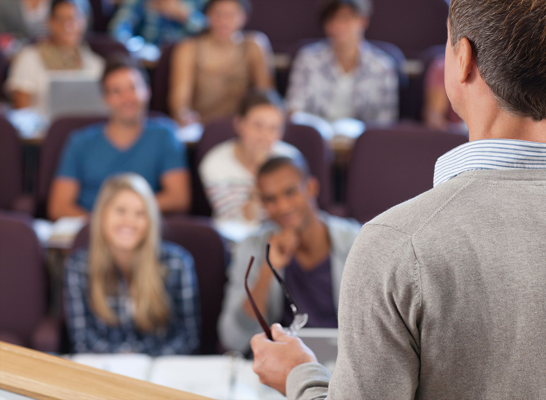 Подросток предприниматель. Группа студентов в аудитории. Аудитория в университете. Собственная аудитория это. Собственная аудитория это.