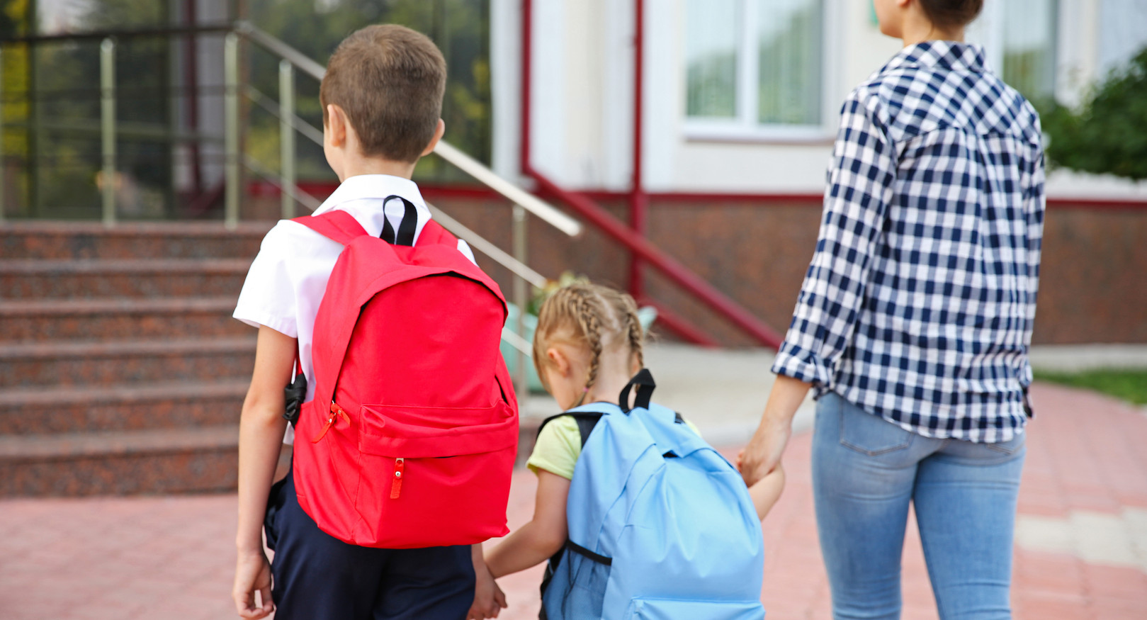 Кабмин поддержал право детей поступать в ту же школу, что их братья и сестры