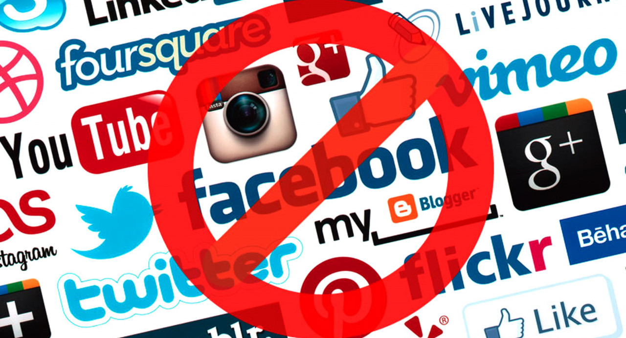 «Поначалу я подумал, это троллинг». Учителям в самарской школе запретили использовать иностранные мессенджеры 